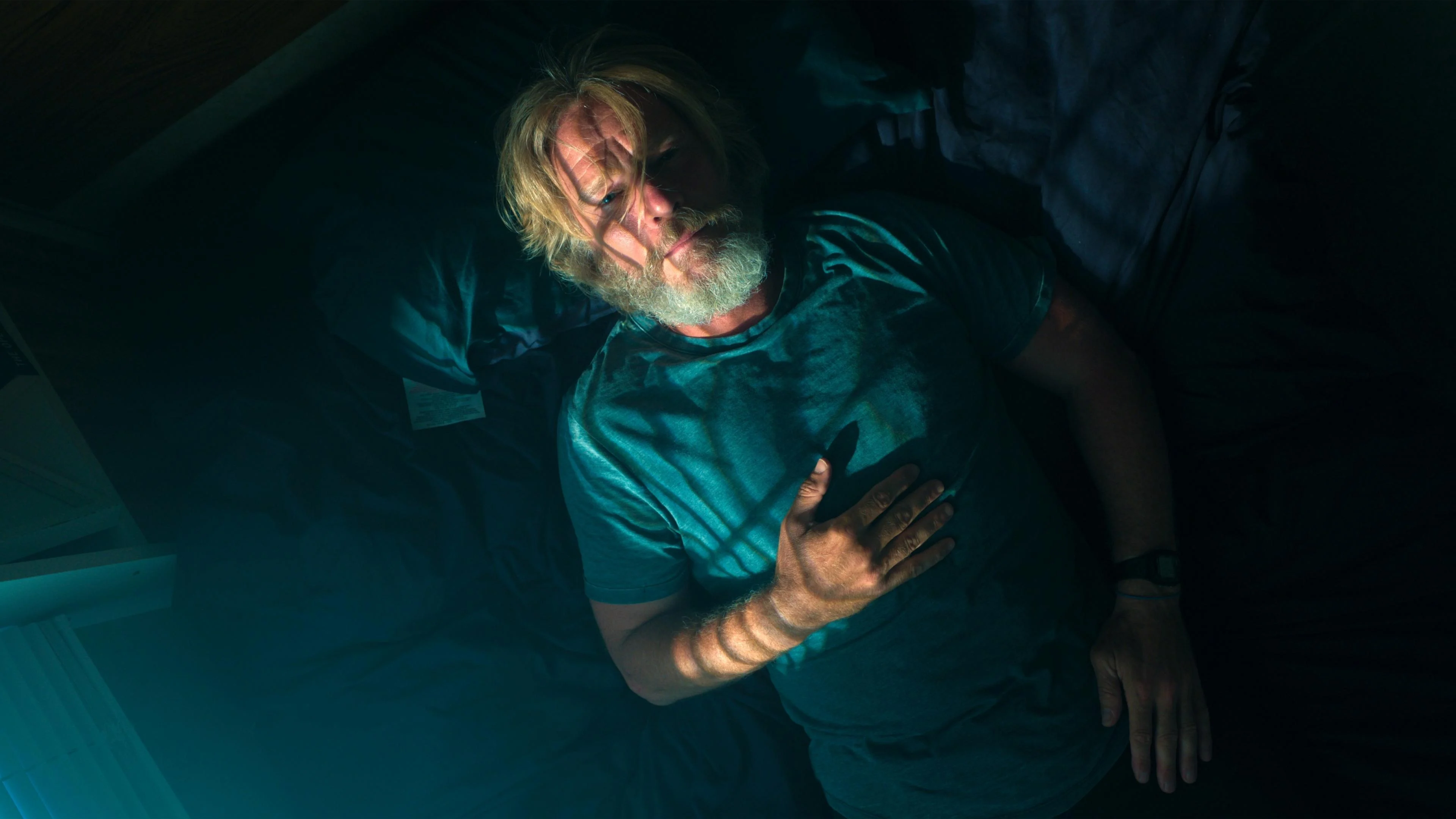 Tia Nắng: Người Lính Gục Ngã - Sunray: Fallen Soldier