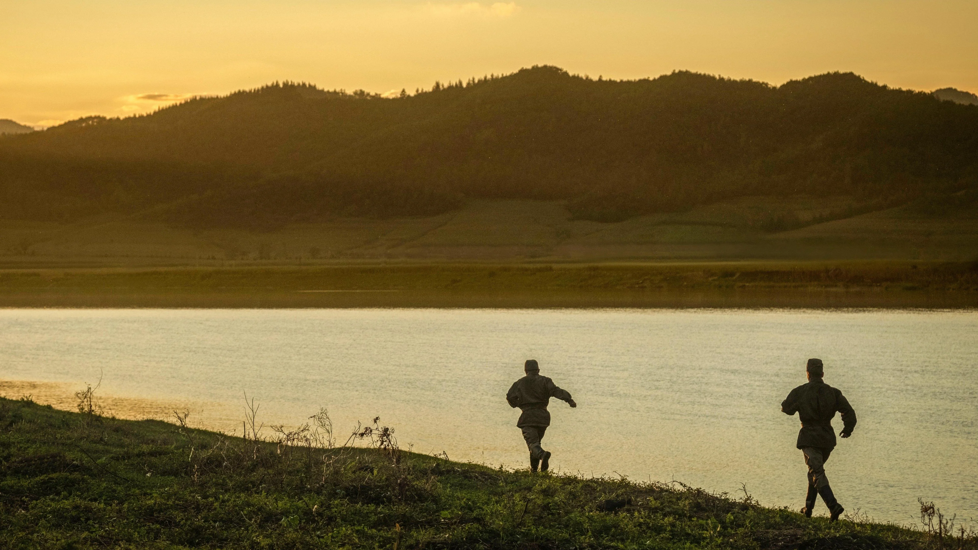 Về Đội - The Long Way Back